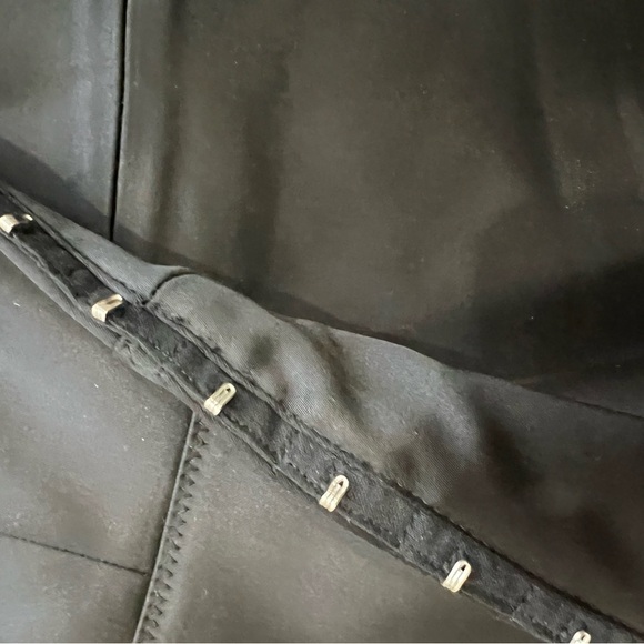 Aritzia Canapé satin peplum neck  Sleek Black Sleeveless Top small - Picture 13 of 15